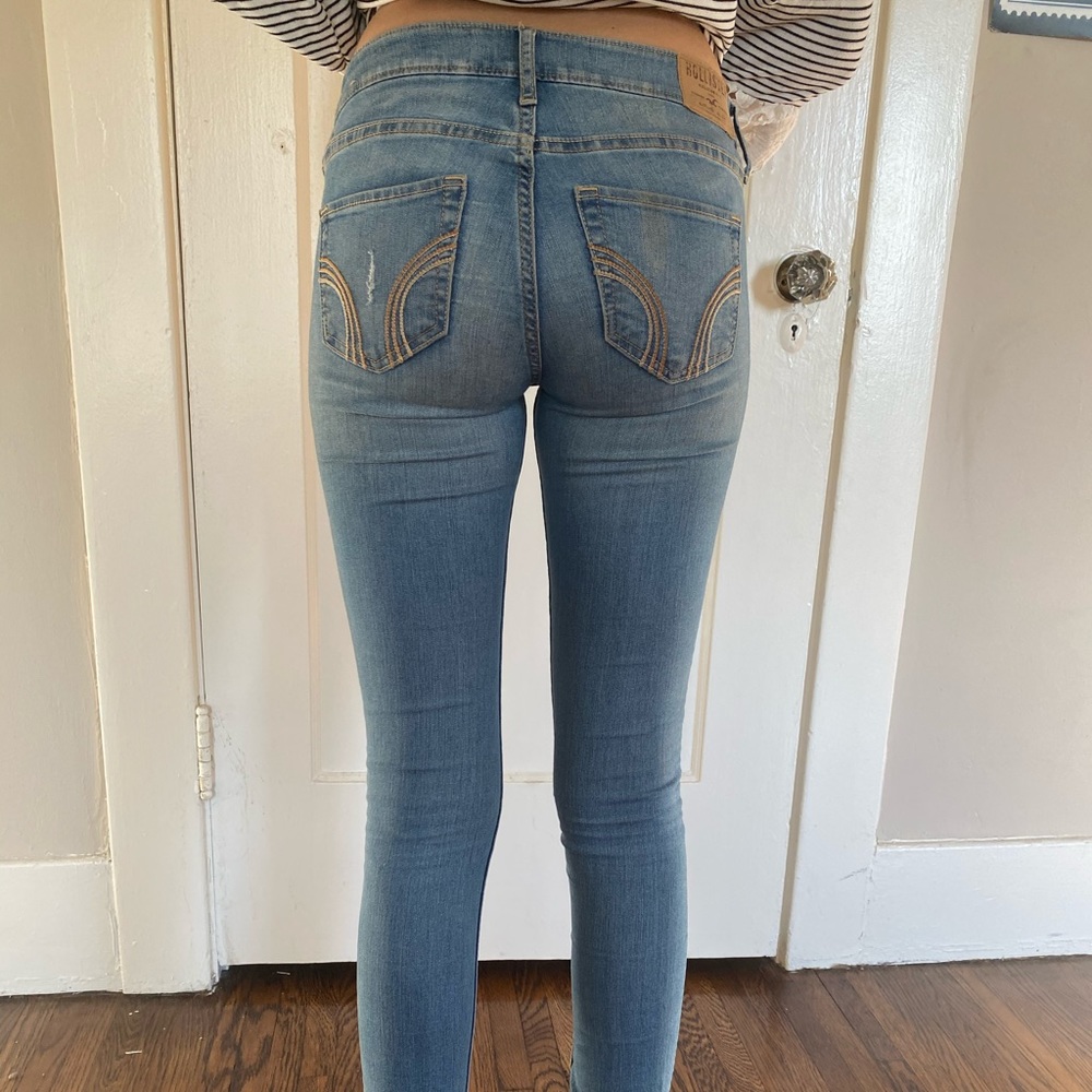 Hollister mid-rise super skinny jeans